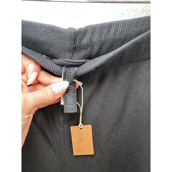 Skims Soft Lounge Boxer Onyx Black Ribbed Sleep Shorts Womens Size Medium - Picture 2 of 5